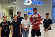 开云-关于F1巡回赛上演强强对话，徽州貔貅队淘汰对手徽州灰熊队，战术调整见效；复盘值得玩味的信息