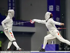 关于击剑常规赛上演强强对话，齐鲁霹雳队读秒扳平雪域天虎队，团队配合流畅；韧性与执行并存的信息